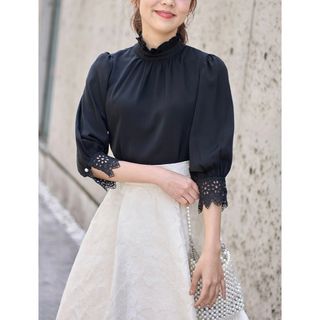 トッコクローゼット(TOCCO closet)のtocco closet後ろリボン付き袖口レース切替フリルハイネックブラウス(シャツ/ブラウス(長袖/七分))