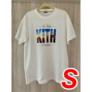 キス(KITH)の超美品》 KITH Tシャツ Sサイズ ホワイト NEWYORK(Tシャツ/カットソー(半袖/袖なし))