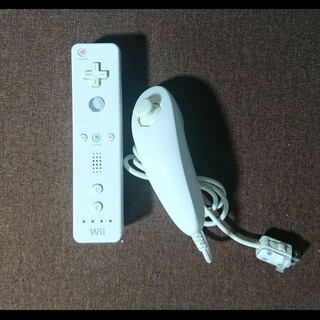 ウィー(Wii)のWii リモコン ヌンチャクセット白 ホワイト 任天堂純正品(家庭用ゲーム機本体)