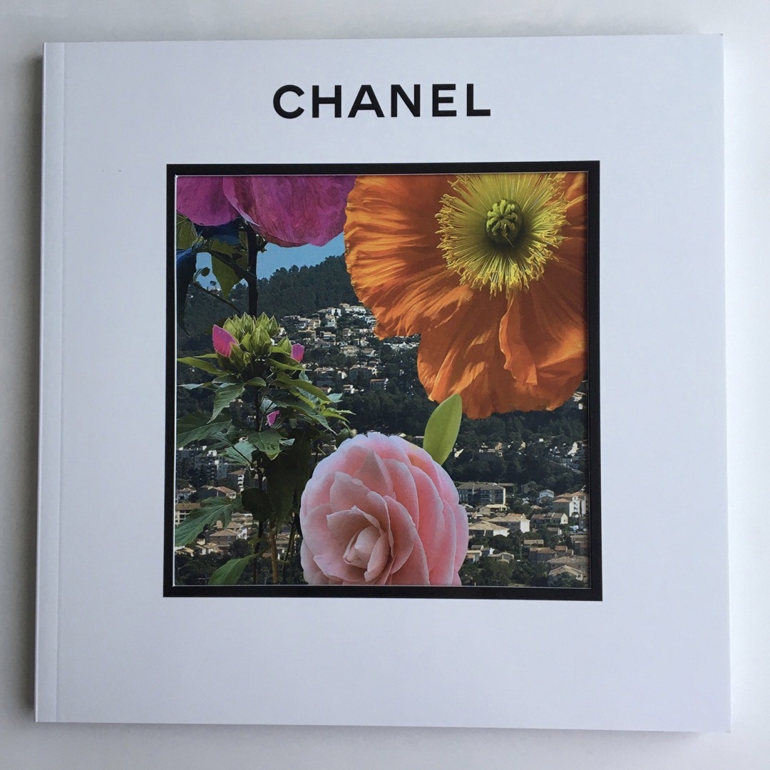 CHANEL(シャネル)の Chanel シャネル 最新 コレクションブック 2024 レディースのファッション小物(その他)の商品写真