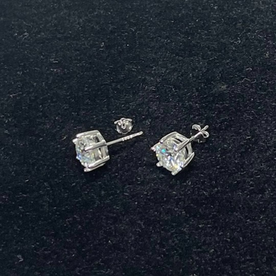 2.0ct ×２個 モアサナイトピアス　 6爪　【GRA鑑別書付】 レディースのアクセサリー(ピアス)の商品写真