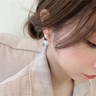 【最安値】可愛い　ホワイト　パール　真珠　ハートモチーフ　ピアス　レディース(ピアス)