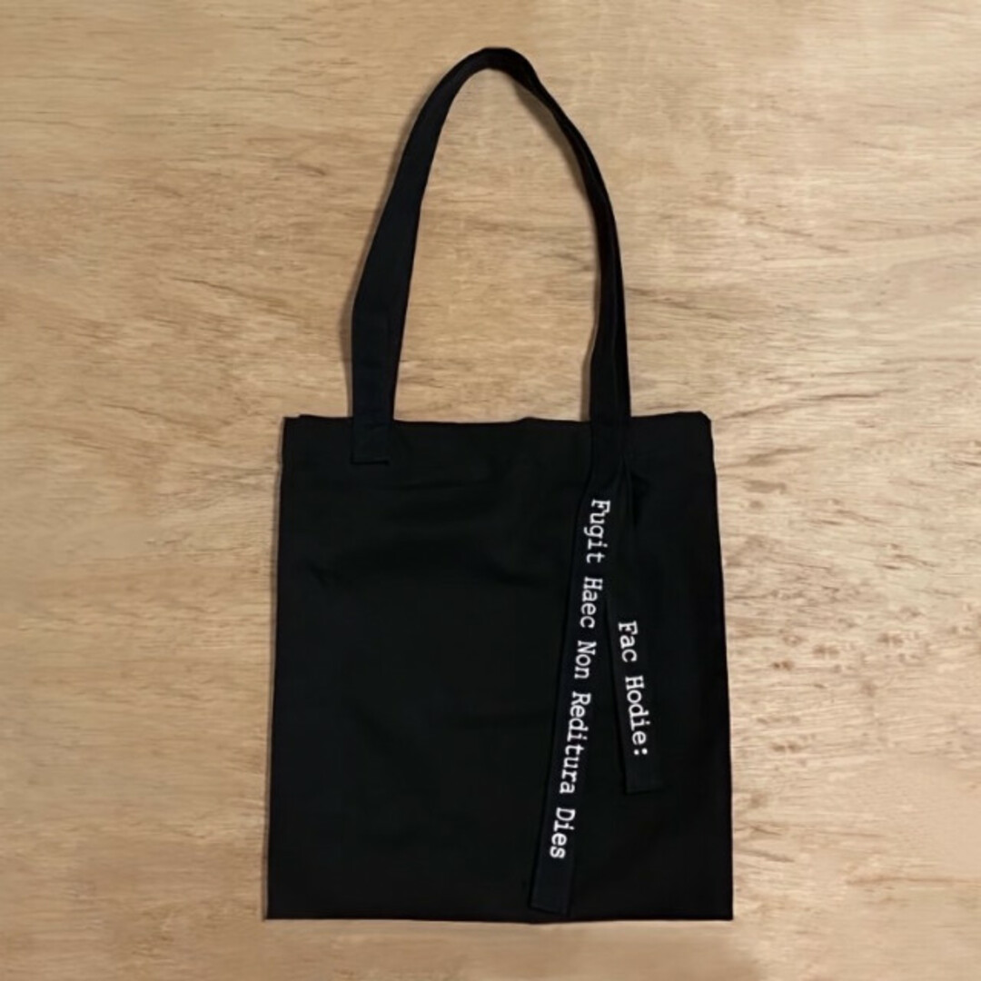 ハンドル 持ち手 メッセージトート 黒 帆布 綺麗 美品 大容量 安いブラック レディースのバッグ(トートバッグ)の商品写真