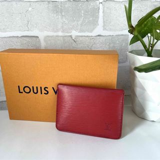 ルイヴィトン(LOUIS VUITTON)のルイヴィトン エピ パスケース 名刺入れ 赤(名刺入れ/定期入れ)