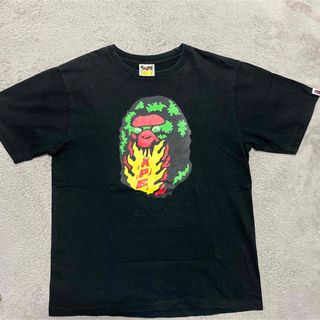 アベイシングエイプ(A BATHING APE)のAPE BAPE KAWS FLAME 炎　SHARK CAMO tシャツ　L(Tシャツ/カットソー(半袖/袖なし))