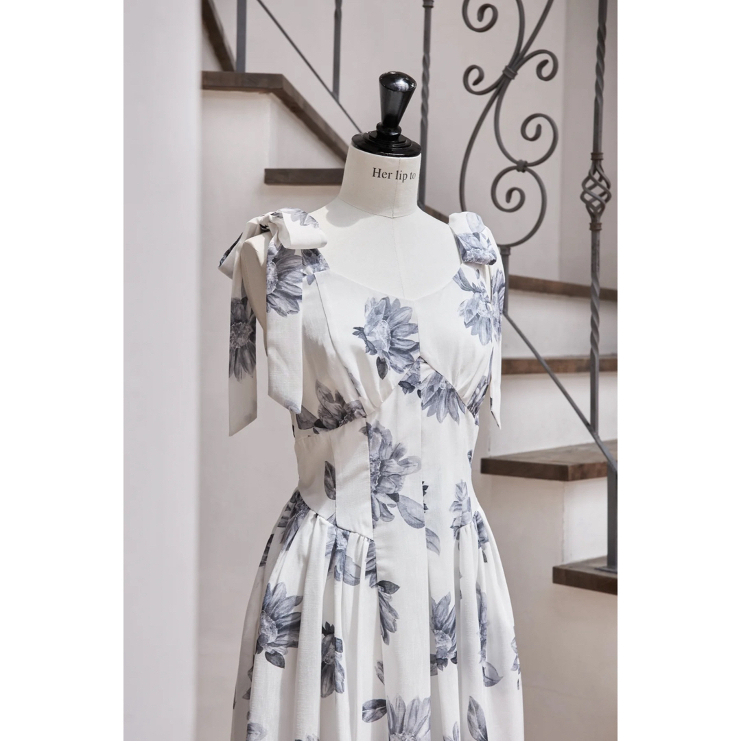 her lip to Sunflower-Printed Midi Dress her lip to Sunflower-Printed Midi Dress