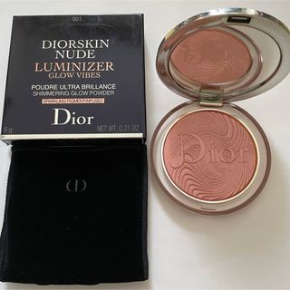 ディオール(Dior)のディオールスキン　ミネラルヌードルミナイザー  001 グロウバイブス(フェイスパウダー)