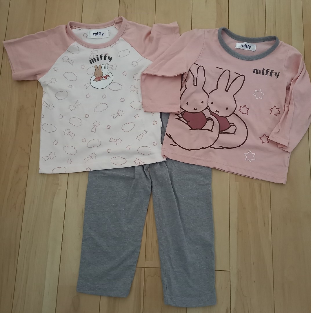 パジャマセット　100サイズ キッズ/ベビー/マタニティのキッズ服女の子用(90cm~)(パジャマ)の商品写真