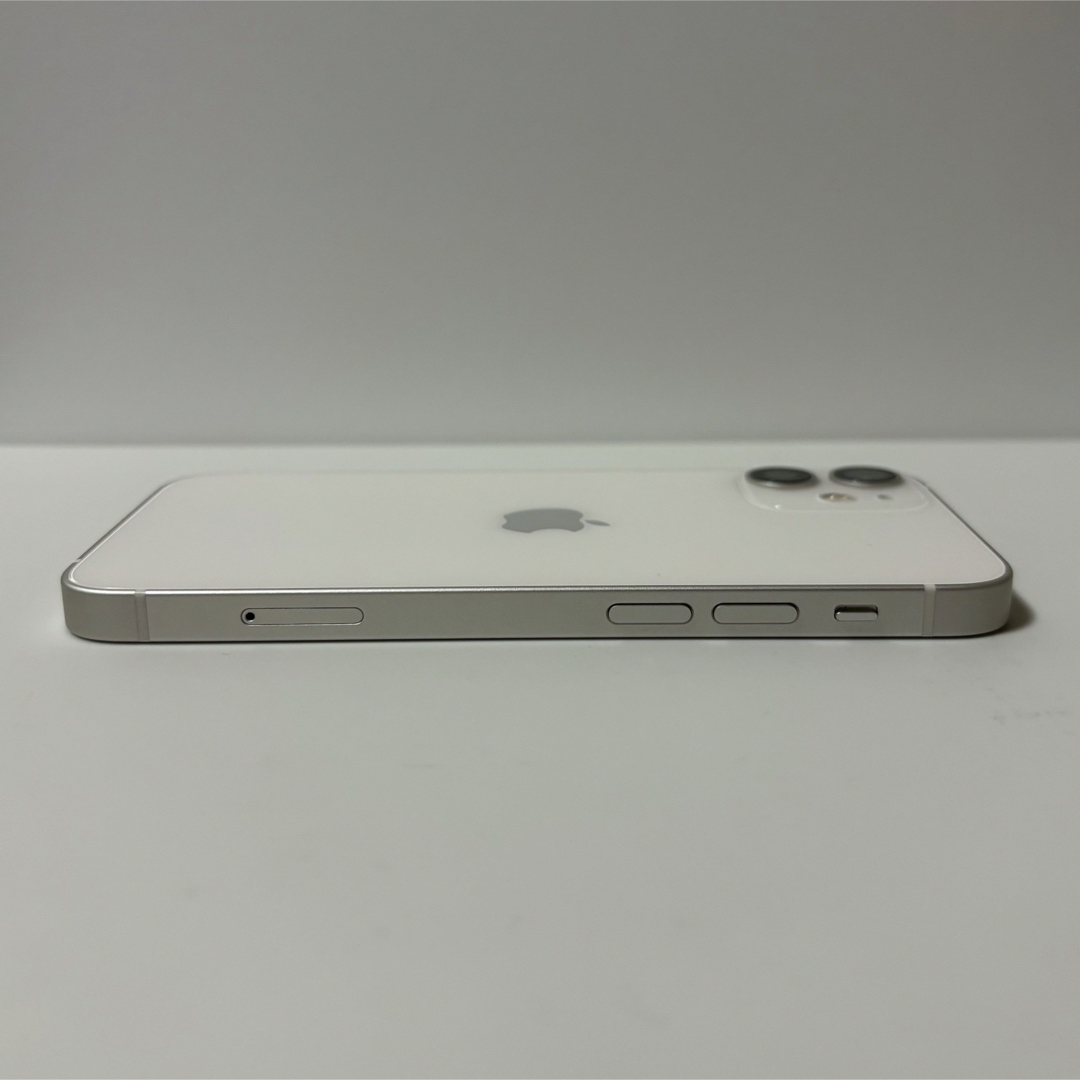 Apple(アップル)のApple iPhone 12 mini ホワイト 128GB  スマホ/家電/カメラのスマートフォン/携帯電話(スマートフォン本体)の商品写真