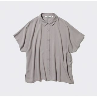 ユニクロ(UNIQLO)のUNIQLO♡ レーヨンブラウス（半袖）M♡グレー(シャツ/ブラウス(半袖/袖なし))