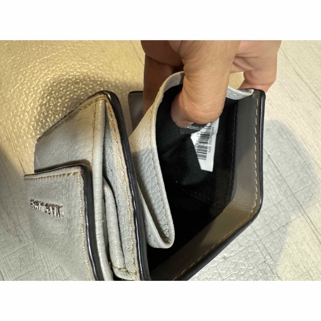 MARC JACOBS - MARC JACOBS 三つ折り ミニ財布 グレージュの通販 MARC JACOBS - MARC JACOBS 三つ折り ミニ財布 グレージュの通販