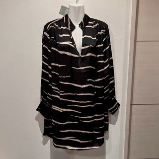 エイチアンドエム(H&M)のH&M ワンピース　新品未使用タグ付き(ひざ丈ワンピース)