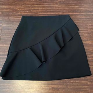 ザラ(ZARA)のZARA フリルミニスカート　ブラック　濃紺　美品(ミニスカート)