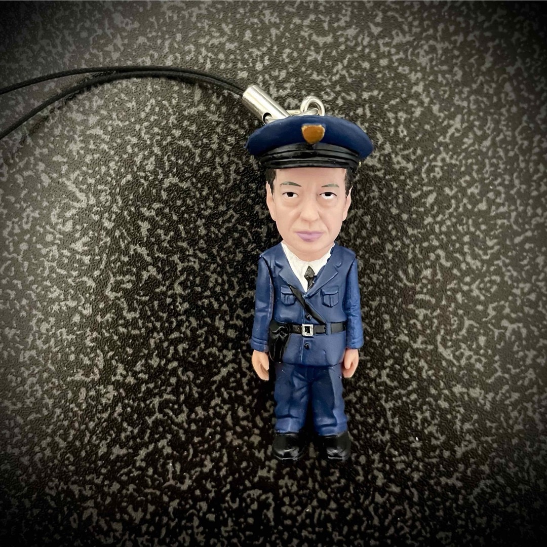 板尾創路ストラップ「警察官 板尾」 エンタメ/ホビーのおもちゃ/ぬいぐるみ(キャラクターグッズ)の商品写真