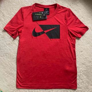 ナイキ(NIKE)のNIKE ナイキ Tシャツ　キッズ　150(Tシャツ/カットソー)