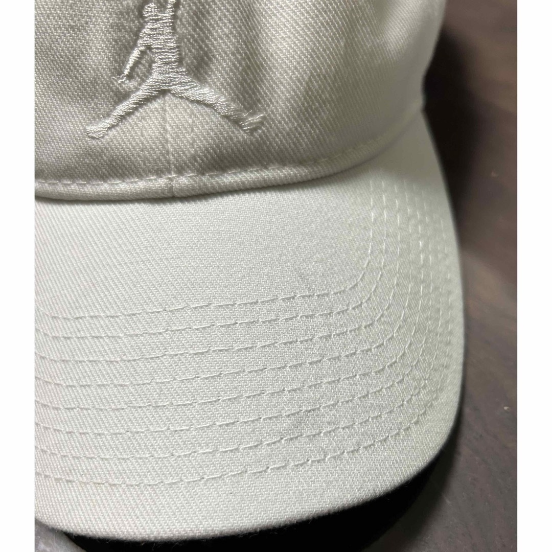 Jordan Brand（NIKE）(ジョーダン)のジョーダン　白　キャップ メンズの帽子(キャップ)の商品写真