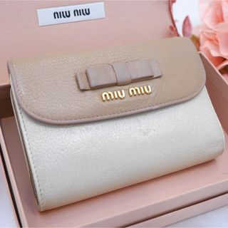 ミュウミュウ(miumiu)のMIUMIU  折り財布 リボン バイカラー L字ファスナー 金ロゴ(財布)