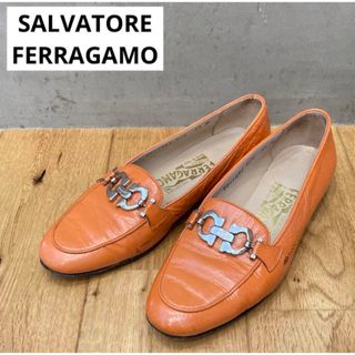 サルヴァトーレフェラガモ(Salvatore Ferragamo)のサルバトーレフェラガモ  パンプス　ローファー　オレンジ　5.5(ローファー/革靴)