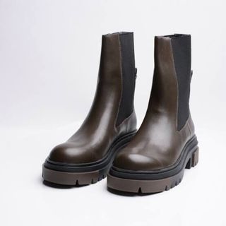 ザラ(ZARA)の美品★ZARAのトラックソールレザーショートブーツ ◎検索用サイドゴアチェルシー(ブーツ)