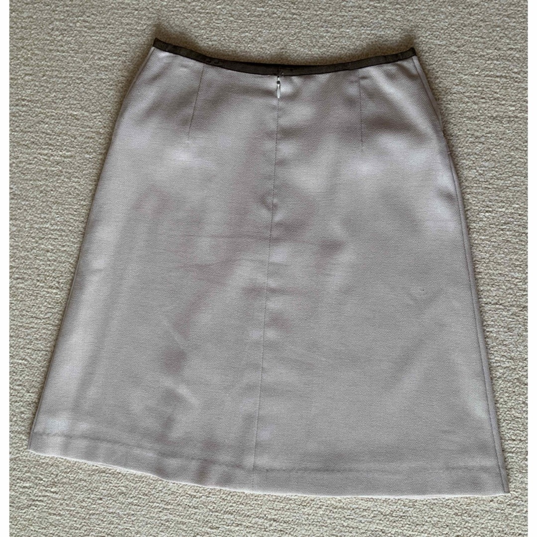 ハーモニカ ボックスプリーツ アイボリー L レディースのスカート(ひざ丈スカート)の商品写真
