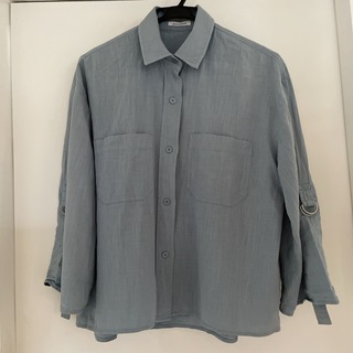 くすみブルー　コットンシャツ　ロールアップ　Mサイズ(シャツ/ブラウス(長袖/七分))