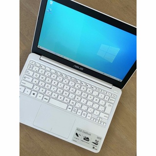 エイスース(ASUS)の美品 コンパクトタイプノートPC ASUS EeeBook X205TA(ノートPC)
