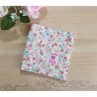 再販*サニタリーポーチ*サニタリーケース*いちご小花柄* ピンク*ハンドメイド(ポーチ)