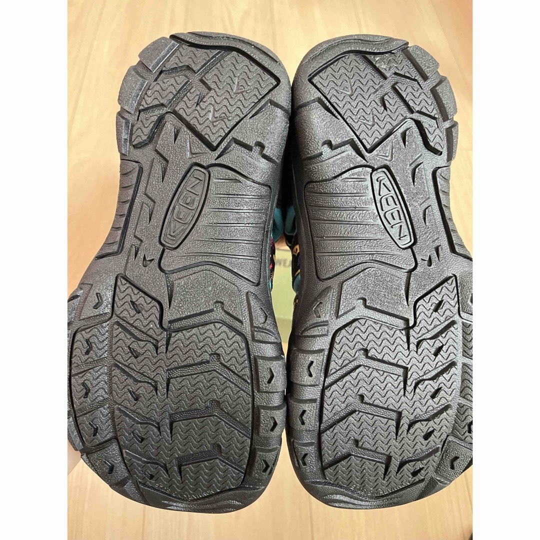 KEEN(キーン)のKEEN ニューポート エイチツー  キッズ/ベビー/マタニティのキッズ靴/シューズ(15cm~)(サンダル)の商品写真