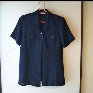 黒シャツ(Tシャツ(半袖/袖なし))