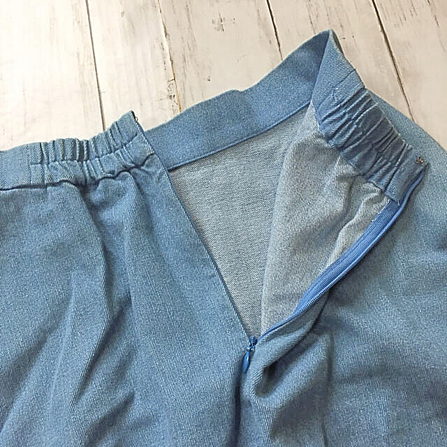 SNIDEL(スナイデル)のスナイデル スカート フレア デニム 春 膝丈 ブルー レディースのスカート(ひざ丈スカート)の商品写真