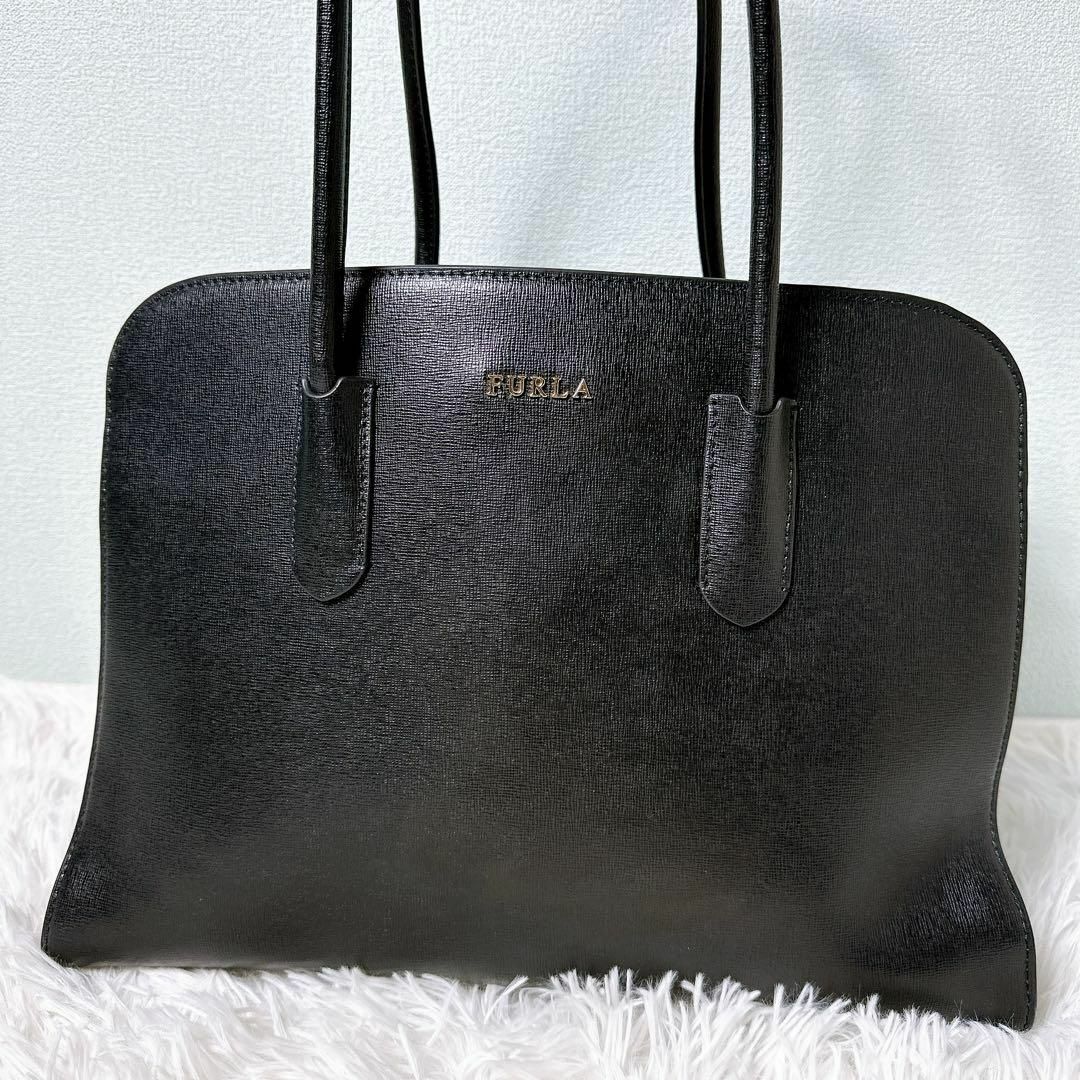 美品】 フルラ マエ トートバッグ ビジネスバッグ A4 レザー 黒 美品】 フルラ マエ トートバッグ ビジネスバッグ A4 レザー 黒