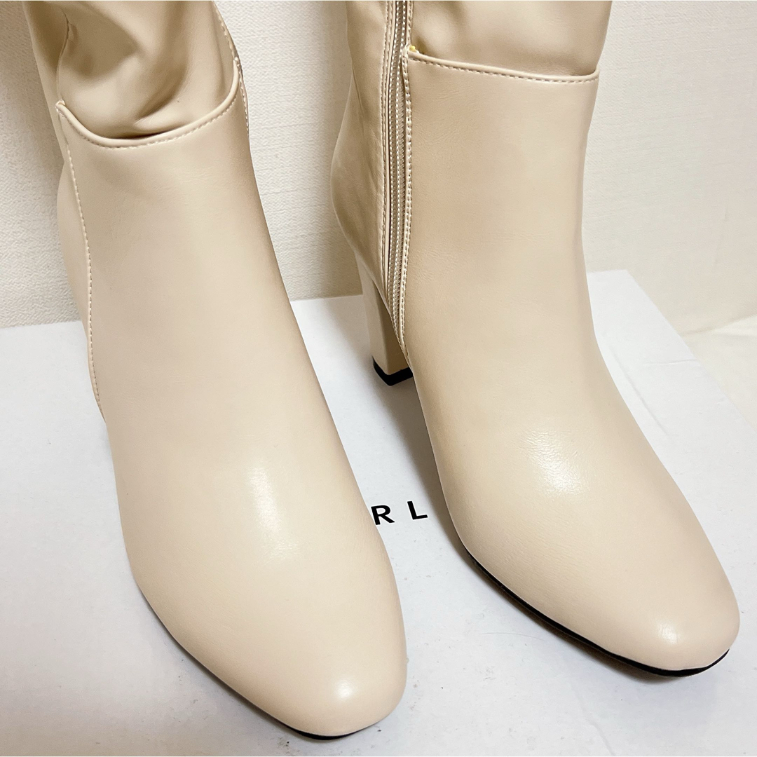 GRL(グレイル)のGRL スクエアトゥロングブーツ　アイボリー レディースの靴/シューズ(ブーツ)の商品写真