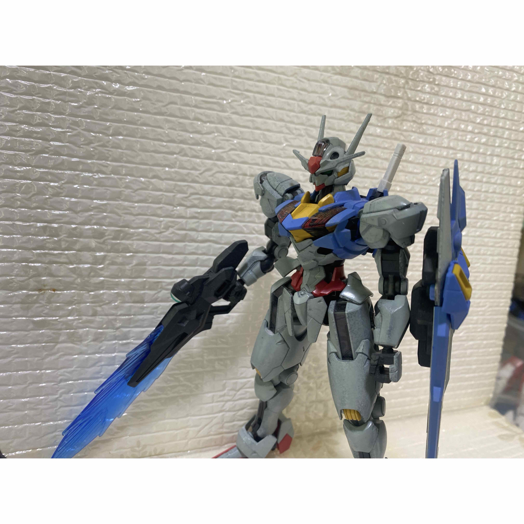 機動戦士ガンダム 水星の魔女 ガンダムエアリアル HG 全塗装完成品　ガンプラ エンタメ/ホビーのおもちゃ/ぬいぐるみ(模型/プラモデル)の商品写真