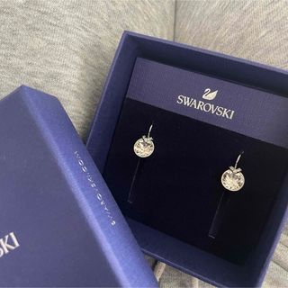 スワロフスキー(SWAROVSKI)のスワロフスキー Bella V ドロップピアス(ピアス)