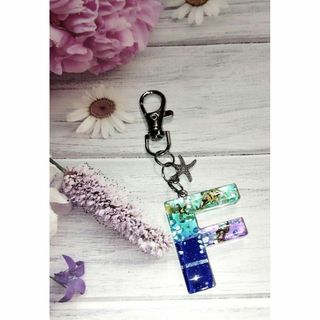 ハンドメイド　イニシャルF　キーホルダー　グラデーション★(キーホルダー/ストラップ)