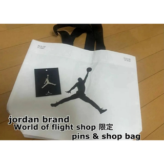 Jordan Brand（NIKE） - 【新品未使用】NIKE jordan shop限定ピンバッジ&ショップエコバッグ