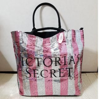 ヴィクトリアズシークレット(Victoria's Secret)の【新品タグ付き】ヴィクトリアシークレット　トートバッグ　スパンコール(トートバッグ)