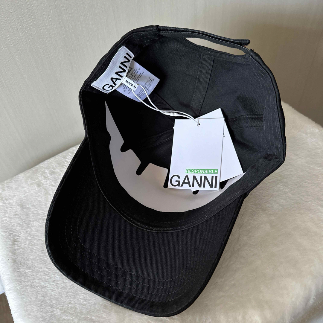 GANNI ガニー キャップ ロゴ ブラック 新品 GANNI ガニー キャップ ロゴ ブラック 新品