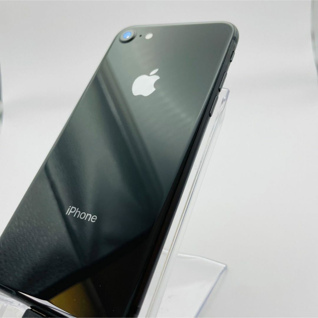 iPhone(アイフォーン)の010 iPhone8 64GB space grey SIMフリー スマホ/家電/カメラのスマートフォン/携帯電話(スマートフォン本体)の商品写真