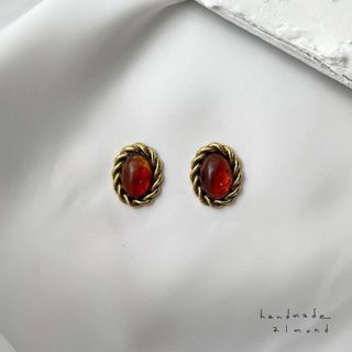 ブラウンオーバル樹脂ピアス・ピアス・イヤリング(ピアス)