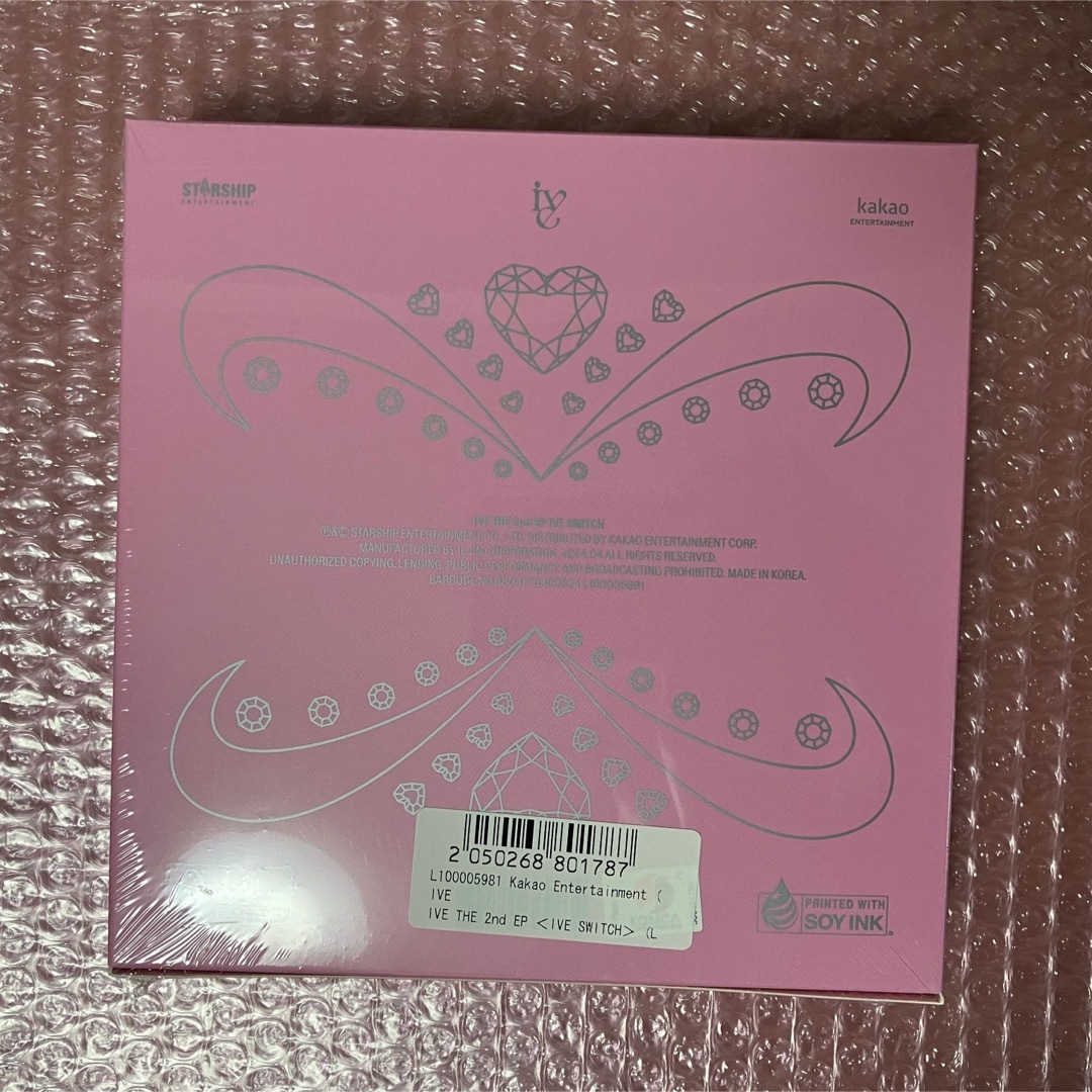 IVE(アイヴ)の【新品未開封】IVE SWITCH LOVED IVE ver. アルバム CD エンタメ/ホビーのCD(K-POP/アジア)の商品写真