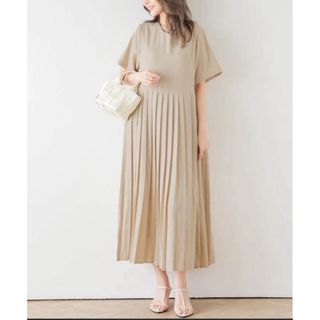 AMERY 美品　半袖　プリーツロングワンピース　ベージュ