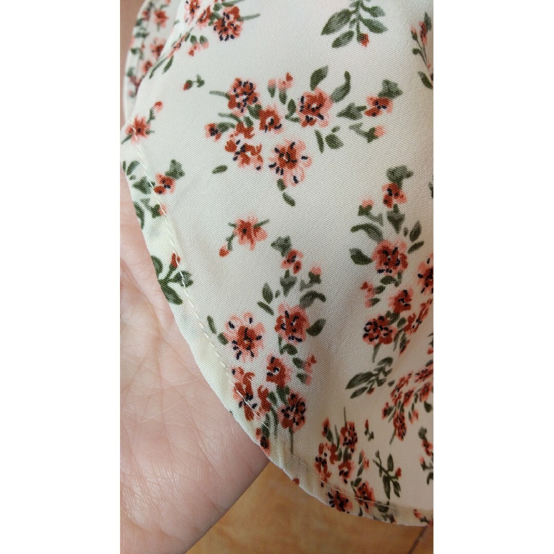 未使用！２色セット！8部袖のゆったり可愛い清楚な雰囲気漂うお花ブラウス レディースのトップス(シャツ/ブラウス(長袖/七分))の商品写真