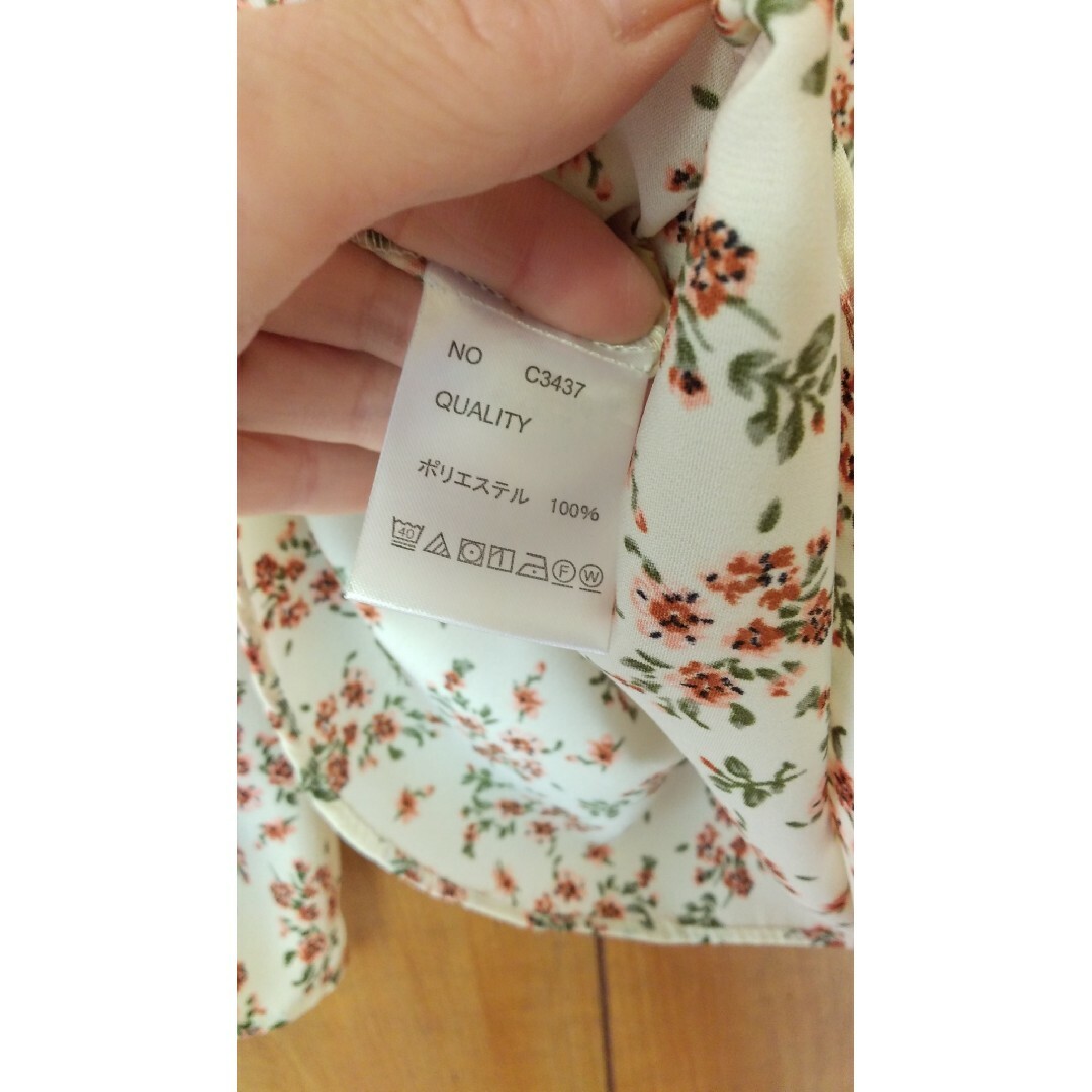 未使用！２色セット！8部袖のゆったり可愛い清楚な雰囲気漂うお花ブラウス レディースのトップス(シャツ/ブラウス(長袖/七分))の商品写真