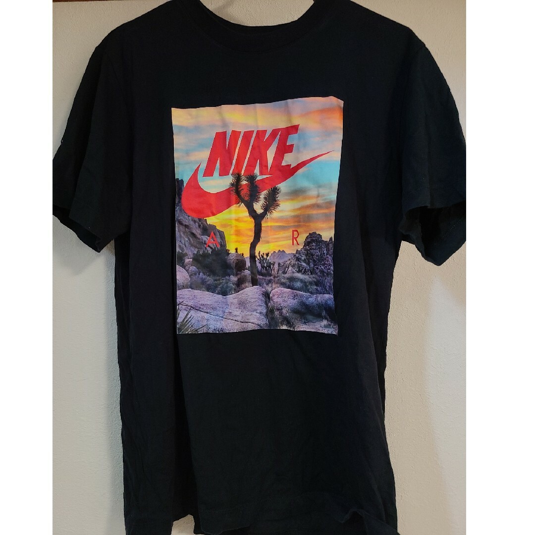 NIKE(ナイキ)のNIKE　tシャツ　プリント メンズのトップス(Tシャツ/カットソー(半袖/袖なし))の商品写真