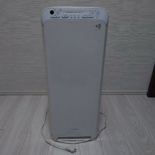 ダイキン(DAIKIN)のDAIKIN 加湿ストリーマ空気清浄機  MCK55T-W 25畳用(空気清浄器)