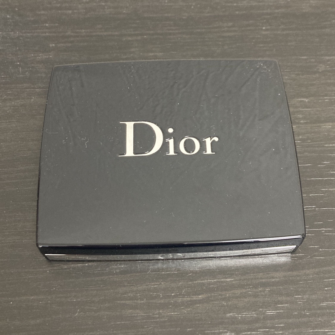 Dior(ディオール)のディオールスキン ルージュ ブラッシュ 212 チュチュ ホログラフィック コスメ/美容のベースメイク/化粧品(チーク)の商品写真
