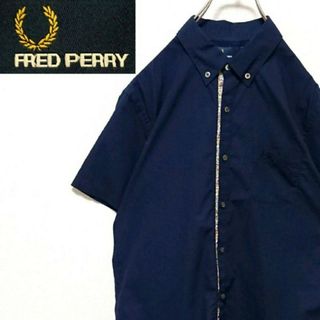 フレッドペリー(FRED PERRY)のフレッドペリー ワンポイント 刺繍 ロゴ 花柄 半袖 シャツ(シャツ)