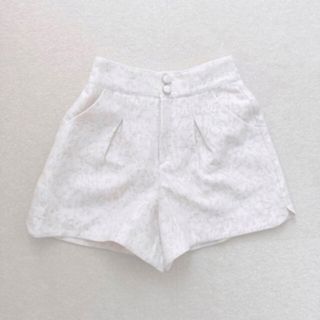 アプワイザーリッシェ(Apuweiser-riche)のアプワイザーリッシェ　キュロット　ショートパンツ　ホワイト　白　美品　size2(キュロット)