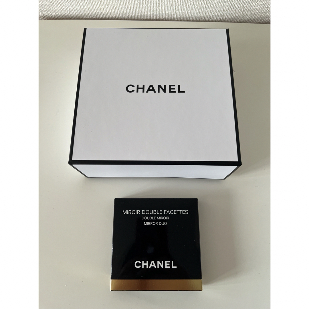 CHANEL(シャネル)の新品　ラッピングボックス付き　シャネル　鏡 レディースのファッション小物(ミラー)の商品写真